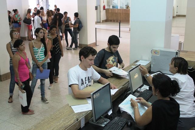 Casi 8 mil interesados en ingresar como personal municipal