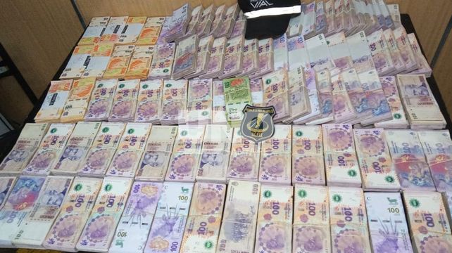 Incautan 2.153.000 mil pesos de origen incierto en un control policial de tránsito