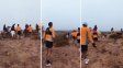 Escándalo y violencia en una carrera pedestre en Río Negro. Jinetes atacaron a rebencazos a los corredores y les exigieron peaje para pasar Escándalo y violencia en una carrera pedestre en Río Negro. Jinetes atacaron a rebencazos a los corredores y les exigieron peaje para pasar