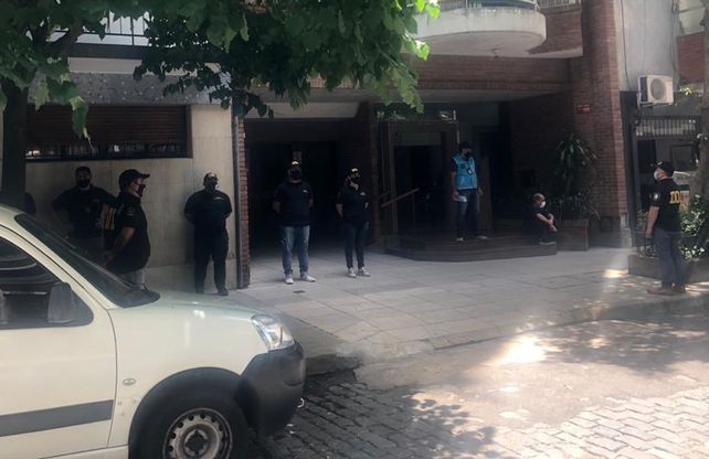 El allanamiento encabezado por fiscales y detectives de San Isidro.