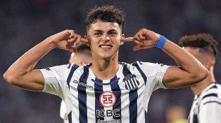 Desde la Premier League vienen por Ramón Sosa