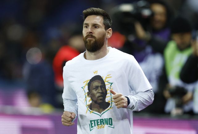 Lionel Messi homenajeó a Pelé en la previa.