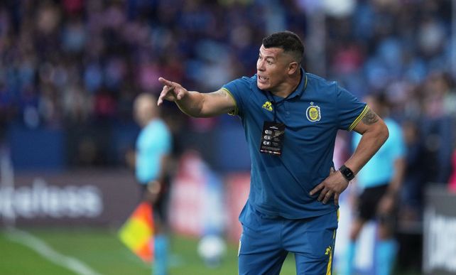 Almirón, en uno de los partidos que Central disputó en la fase de grupos de la Copa Libertadores.
