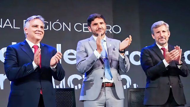 Frigerio asume la presidencia de la Región Centro en una cumbre con Pullaro y Llaryora en Córdoba.