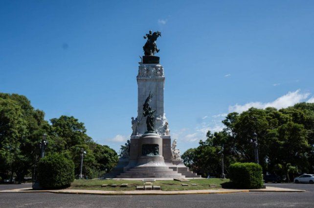 El monumento al General Urquiza fue el lugar elegido para el homenaje al prócer entrerriano.