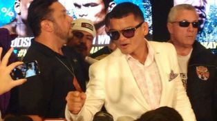 Lotería de Santa Fe entrega un reconocimiento al “Chino” Maidana