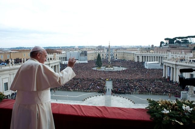 El Papa habló ante la plaza de San Pedro