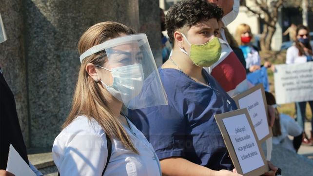 Imágenes de la movilización de trabajadores de Sanidad en Paraná y Concordia
