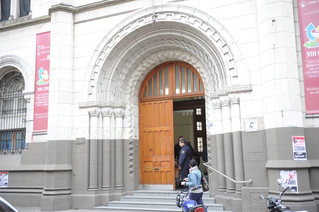 Facultad de Humanidades, una de las instituciones que permence sin clases. (Foto de archivo).