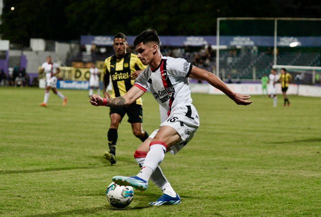 Newells derrotó 1 a 0 a Peñarol con un rendimiento de mayor a menor