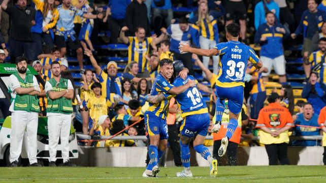 La victoria ante Sarmiento acomodó al Canalla en la tabla de posiciones.