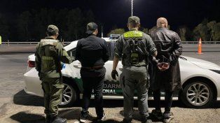 Los dos asesores legislativos, uno del Senado nacional y otro de Diputados de Misiones, fueron detenidos por Gendarmería este domingo.