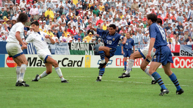 En el recuerdo: Diego marcó su último gol con Argentina en un debut mundialista
