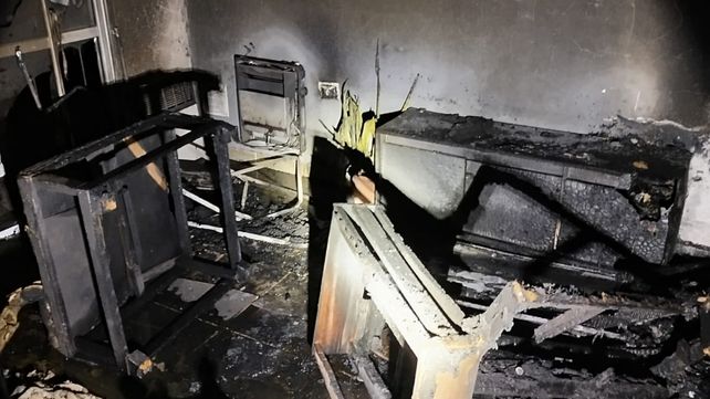 El incendio destruyó la vivienda antes del amanecer.