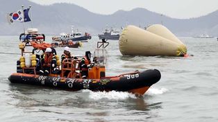 Podrían llegar a 300 los muertos por el naufragio del ferry en Corea del Sur