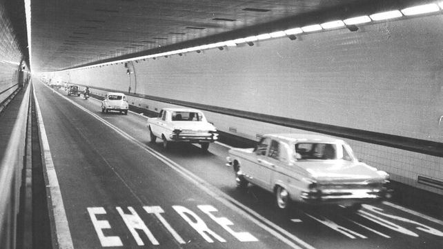 Con mucha pena y casi nada de gloria pasaron los 50 años del Túnel