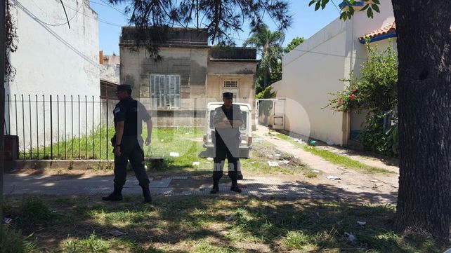 La vivienda de Cerri. Está ubicada en General Paz al 7300 y por estas horas es peritada por pesquisas de Gendarmería Nacional.&nbsp;
