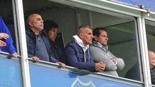 Riquelme disolvería el Consejo de Fútbol de Boca que integran Cascini, Serna y Delgado.
