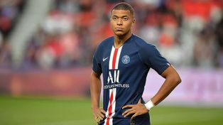El delantero Kylian Mbappé seguirá en PSG pero si no renueva su contrato no sería utilizado la próxima temporada.