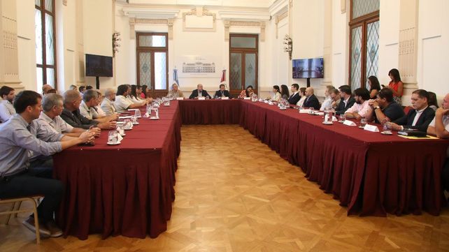 El gobernador Omar Perotti encabezó una reunión con representantes de la Unión Europea (UE).