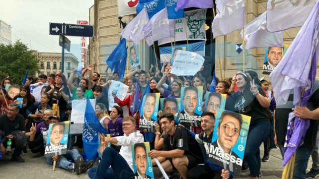 Se movilizaron en Paraná por la salud y educación públicas