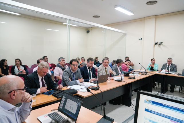 El juicio oral que se desarrolla en los Tribunales Federales de Rosario concentra la atención de las poblaciones de todo el país que sufren la misma problemática.