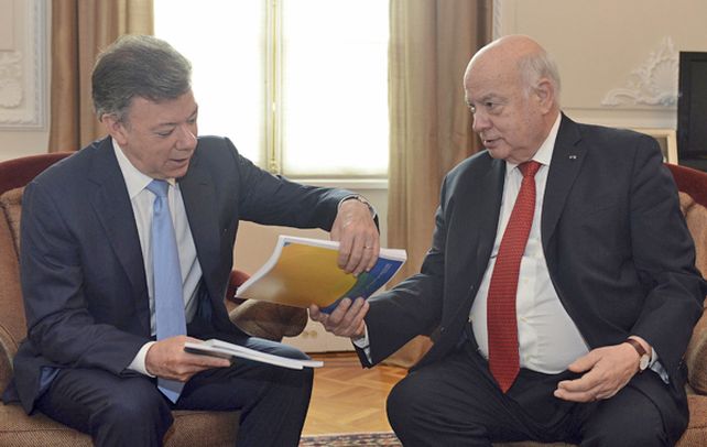 Los datos. El presidente Santos recibe de Insulza un informe sobre la cuestión.