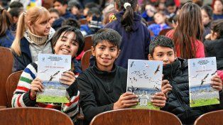 Estudiantes recibirán más de 45.000 libros de fauna y flora entrerriana
