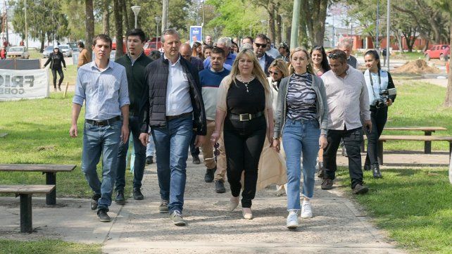 En San Jaime, Adán Bahl tocó el acordeón y pidió confianza