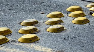 El municipio de Santa Fe licitó la compra de reductores de velocidad y tachas para mejorar la seguridad vial