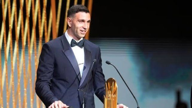 El Dibu Martínez fue nominado al trofeo Yashin a mejor arquero del mundo