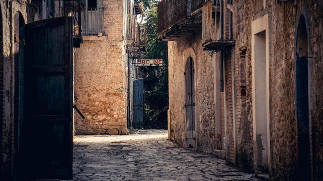 Imágenes de un pueblo fantasma de Italia abandonado tras un terremoto hace 35 años