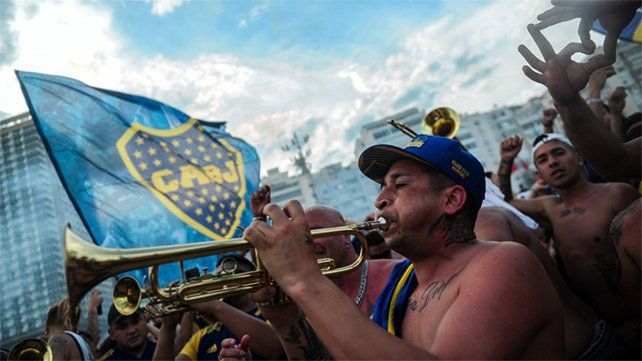 La mayor marea humana que recibió Brasil: el histórico banderazo de Boca en Copacabana