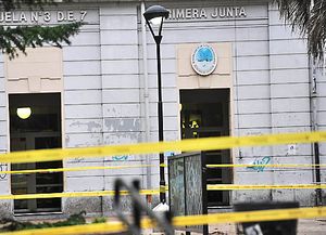 Una pesada rama causó heridas a dos maestras