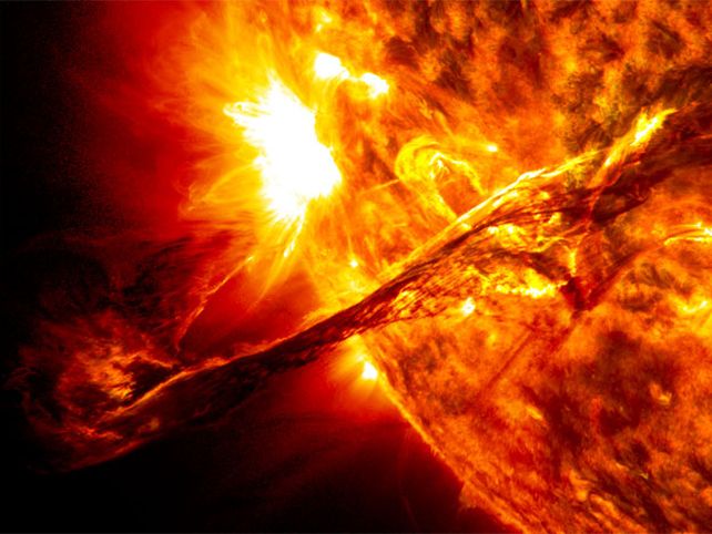 Un bombazo solar alcanzará este jueves la Tierra