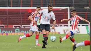 Guanini jug&oacute; por primera vez con la camiseta de Newells y mostr&oacute; que a&uacute;n le falta.