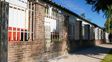 Ataque incendiario y trapo con mensaje mafioso en una escuela de Villa Gobernador Gálvez