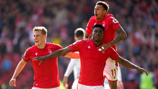 Nottingham dio el golpe y le ganó a Liverpool en la Premier League