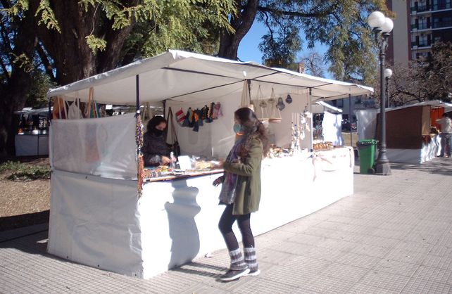 Poco movimiento y alto cumplimiento de uso de barbijos