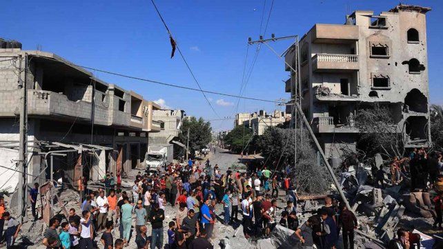 El presidente de Estados Unidos Joe Biden viaja a Israel por los ataques de Hamas mientras Gaza espera ayuda humanitaria