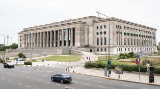 La reunión para empresas será en la sala de audiencias de la Facultad de Derecho de la Universidad de Buenos Aires (UBA)