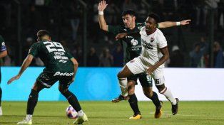 Djorkaeff Reasco no logró destacarse en Newells y se fue a Instituto en 2023. Ahora jugará en Barcelona de Guayaquil.