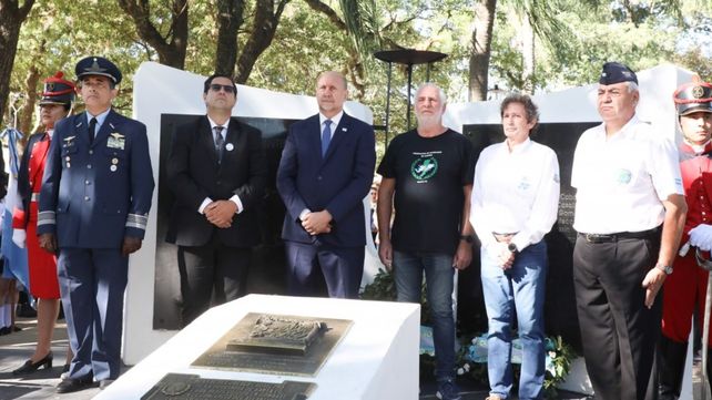 Perotti encabezó el acto por el 41º aniversario de la guerra de Malvinas
