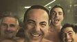 Cristian Castro con amigos. es una de las últimas fotos que el cantante publicó en Instagram.