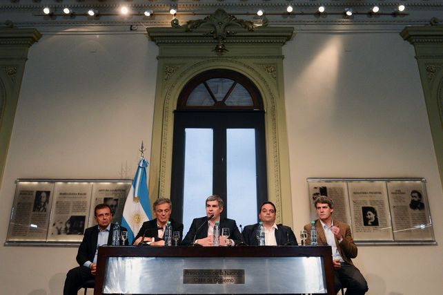 Prat Gay anticipó que los cambios alcanzarán a una franja importante de los asalariados y agregó que eso sin ninguna duda va a generar consumo.