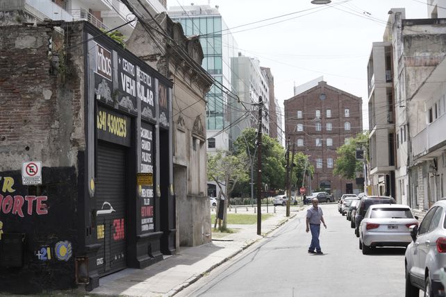 Gorriti hacia el río mezcla construcciones antiguas