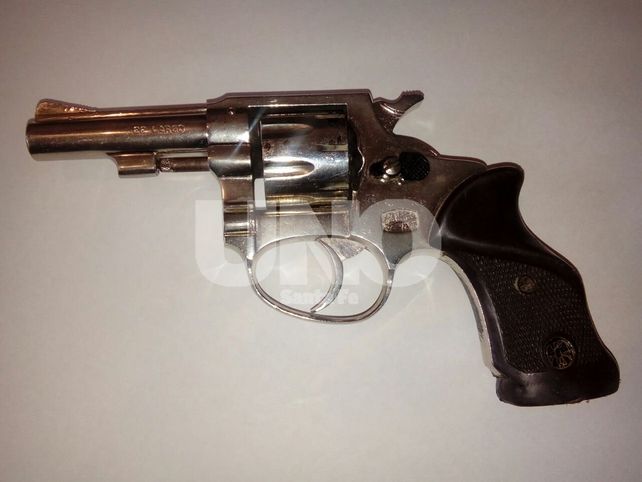En el operativo fue secuestrado un&nbsp;revólver calibre 22 con tres balas