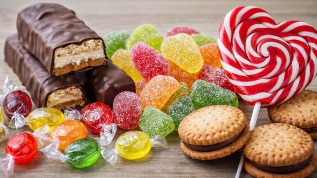 Assal prohibió varias golosinas importadas