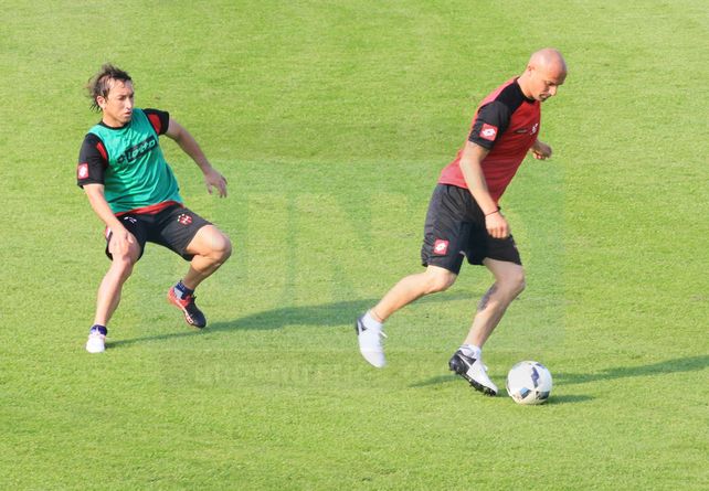 El Rojinegro entrenó pensando en el Cuervo