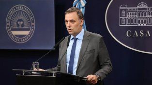 Manuel Adorni fue designado en el Directorio de YPF y tendrá poder de veto con la Acción de Oro